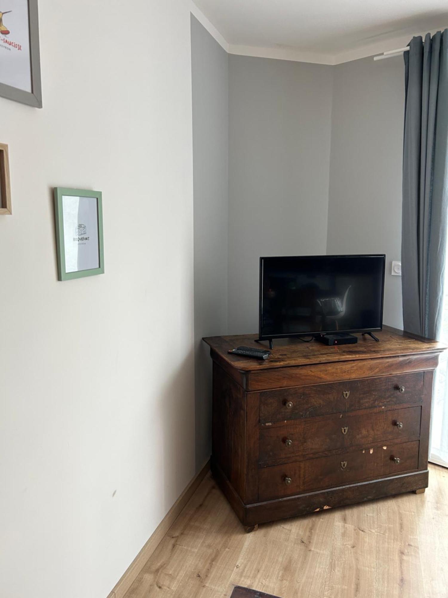 Les Plantades Aveyronnaises Apartment Saint-Georges-de-Luzencon Luaran gambar